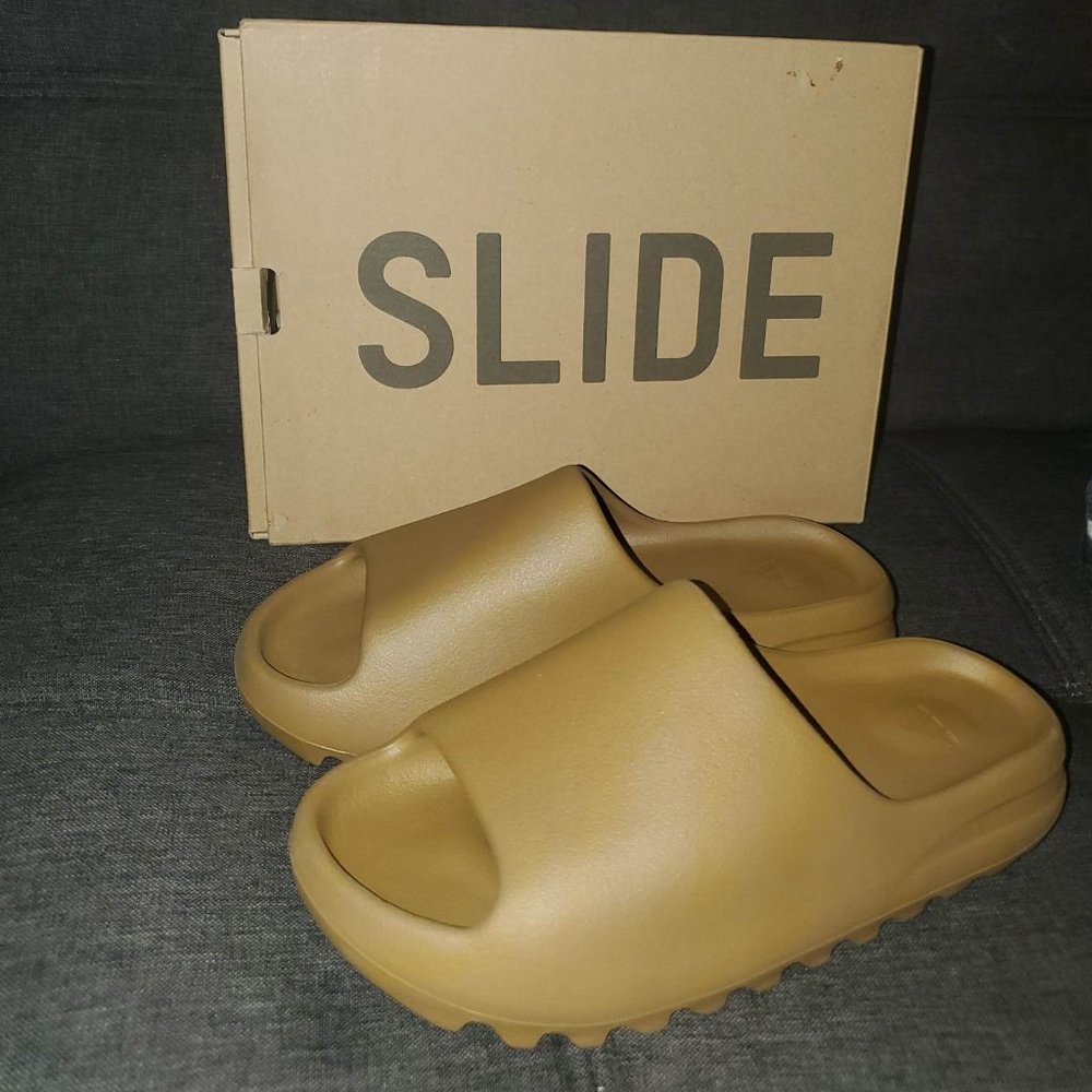 2021 Yeezy Slides 'Ochre' DEADSTOCK Size 9